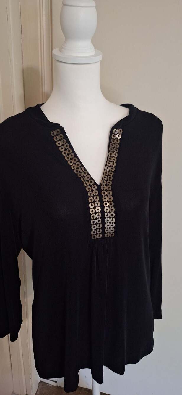 Chico's Black V-Neck Slinky Knit Embellished Brown Metallic Disc Trim, Sz.2